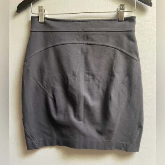 Talula Aritzia front zip up mini skirt Sz 6 - Picture 2 of 7